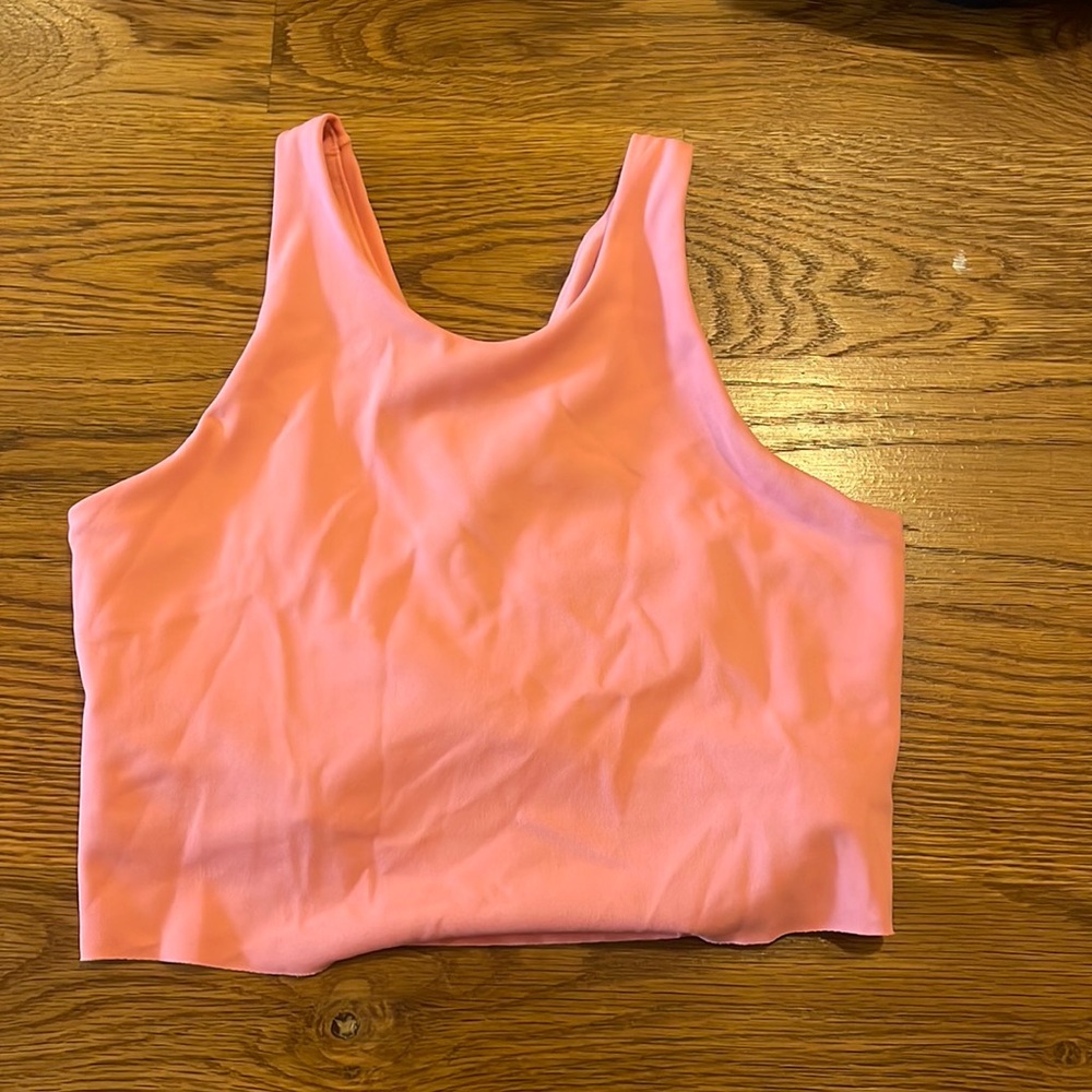 Athletic/ workout top, really cute color